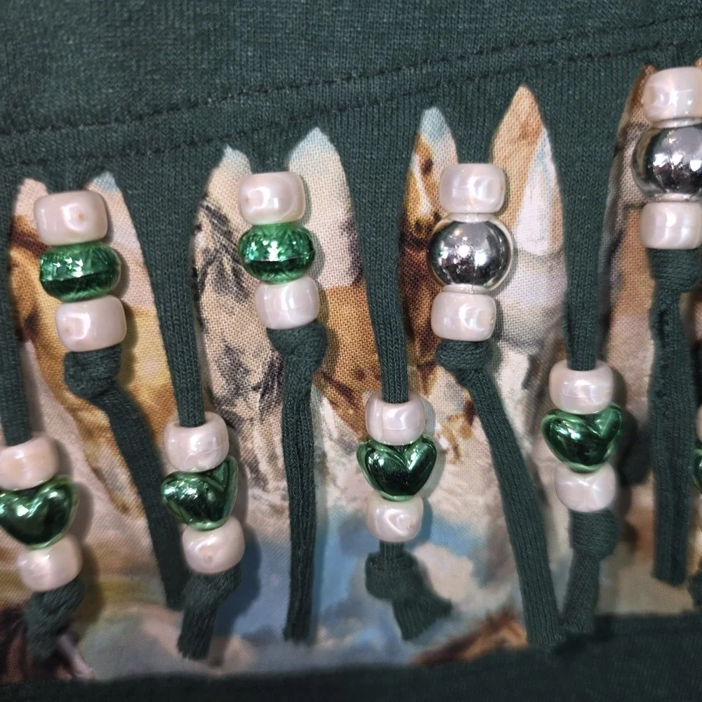 DARK GREEN MULTI HORSE DESIGN Beads, Gilden Brand XL
